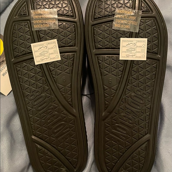 Slides-Body Glove, black with Pink NWT - Picture 2 of 5